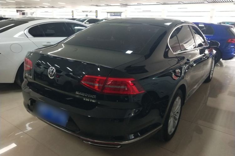 Used Volkswagen Magotan 2017 330TSI DSG Luxury Model Rear Right 45 Deg