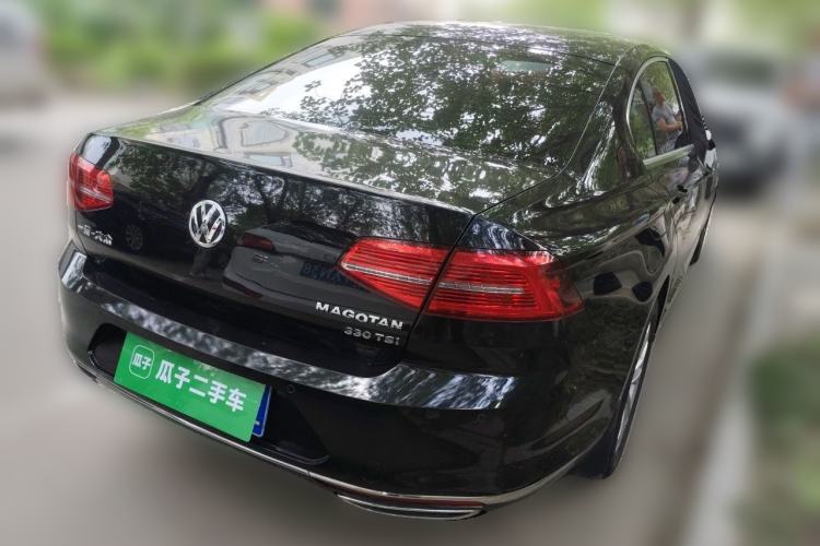 Used Volkswagen Magotan 2017 330TSI DSG Luxury Model Rear Right 45 Deg