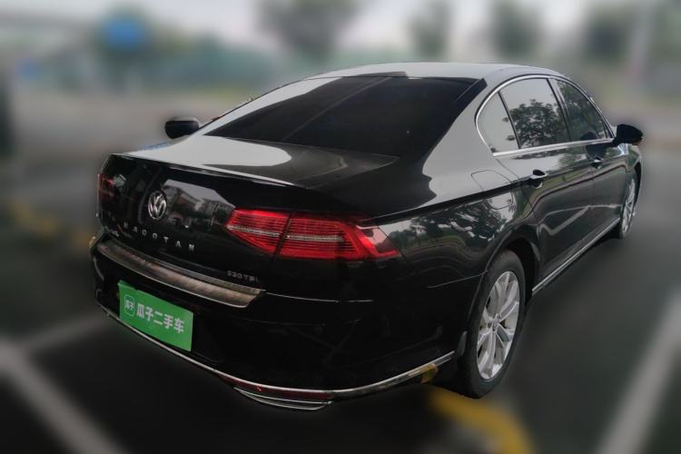 Used Volkswagen Magotan 2017 330TSI DSG Luxury Model Rear Right 45 Deg