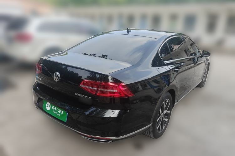 Used Volkswagen Magotan 2017 330TSI DSG Luxury Model Rear Right 45 Deg