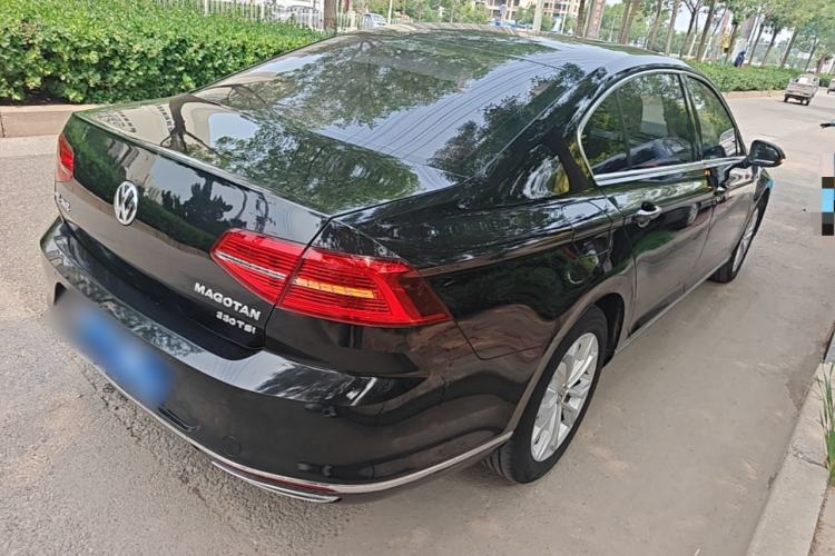 Used Volkswagen Magotan 2017 330TSI DSG Luxury Model Rear Right 45 Deg