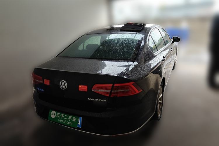 Used Volkswagen Magotan 2017 330TSI DSG Leading Model Rear Right 45 Deg