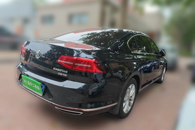 Used Volkswagen Magotan 2017 330TSI DSG Luxury Model Rear Right 45 Deg