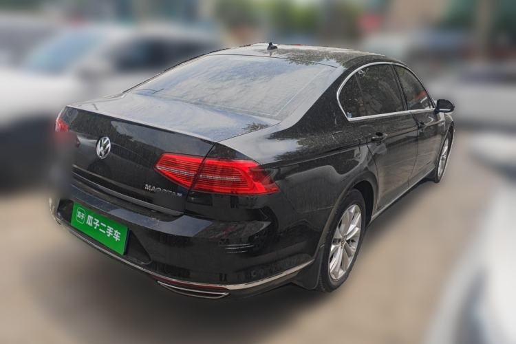 Used Volkswagen Magotan 2017 330TSI DSG Luxury Model Rear Right 45 Deg