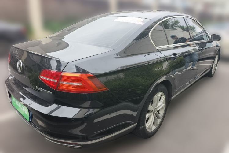 Used Volkswagen Magotan 2017 330TSI DSG Luxury Model Rear Right 45 Deg