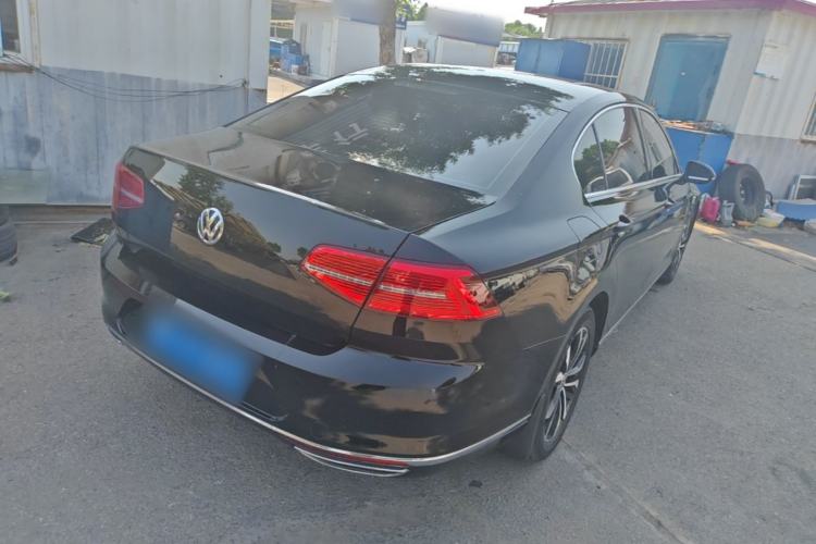 Used Volkswagen Magotan 2017 330TSI DSG Luxury Model Rear Right 45 Deg