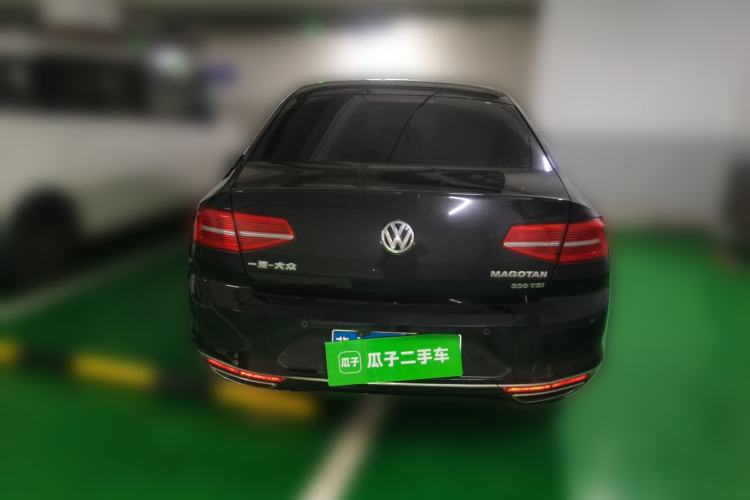 Used Volkswagen Magotan 2017 330TSI DSG Luxury Model Rear