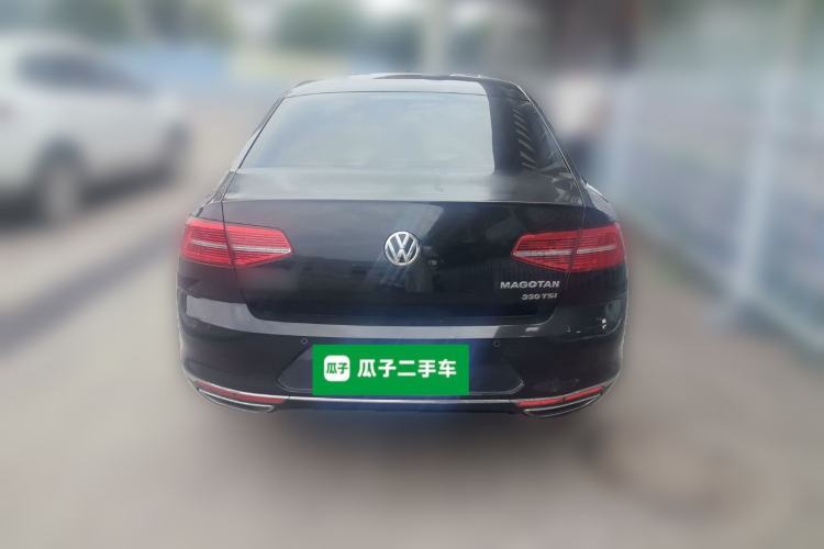 Used Volkswagen Magotan 2017 330TSI DSG Luxury Model Rear