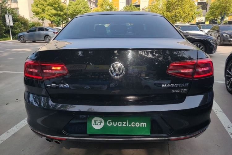 Used Volkswagen Magotan 2017 330TSI DSG Comfort Model Rear