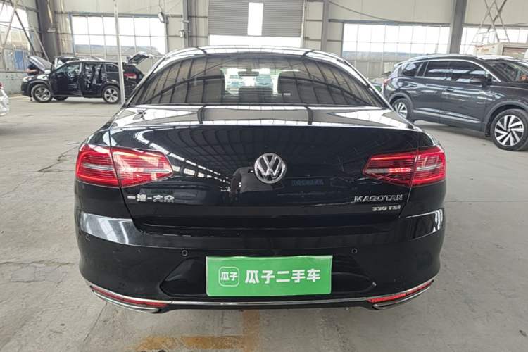 Used Volkswagen Magotan 2017 330TSI DSG Luxury Model Rear