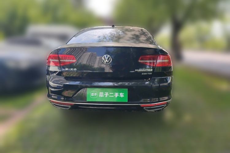 Used Volkswagen Magotan 2017 330TSI DSG Luxury Model Rear