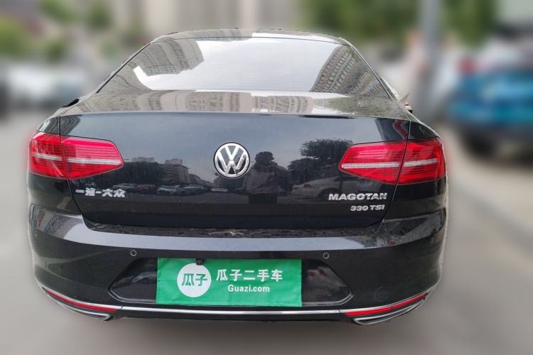 Used Volkswagen Magotan 2017 330TSI DSG Luxury Model Rear