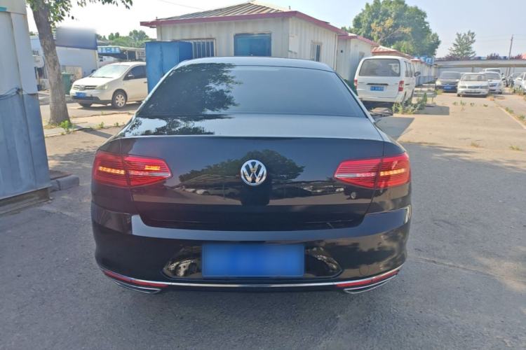Used Volkswagen Magotan 2017 330TSI DSG Luxury Model Rear