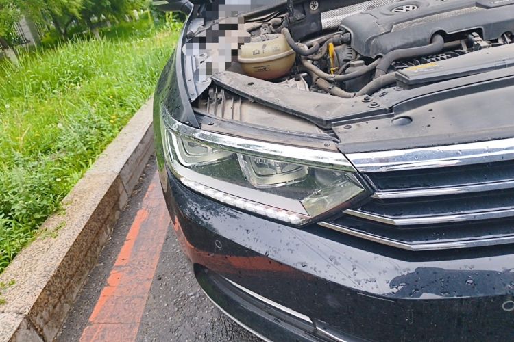 Used Volkswagen Magotan 2017 330TSI DSG Luxury Model Right Front Headlight