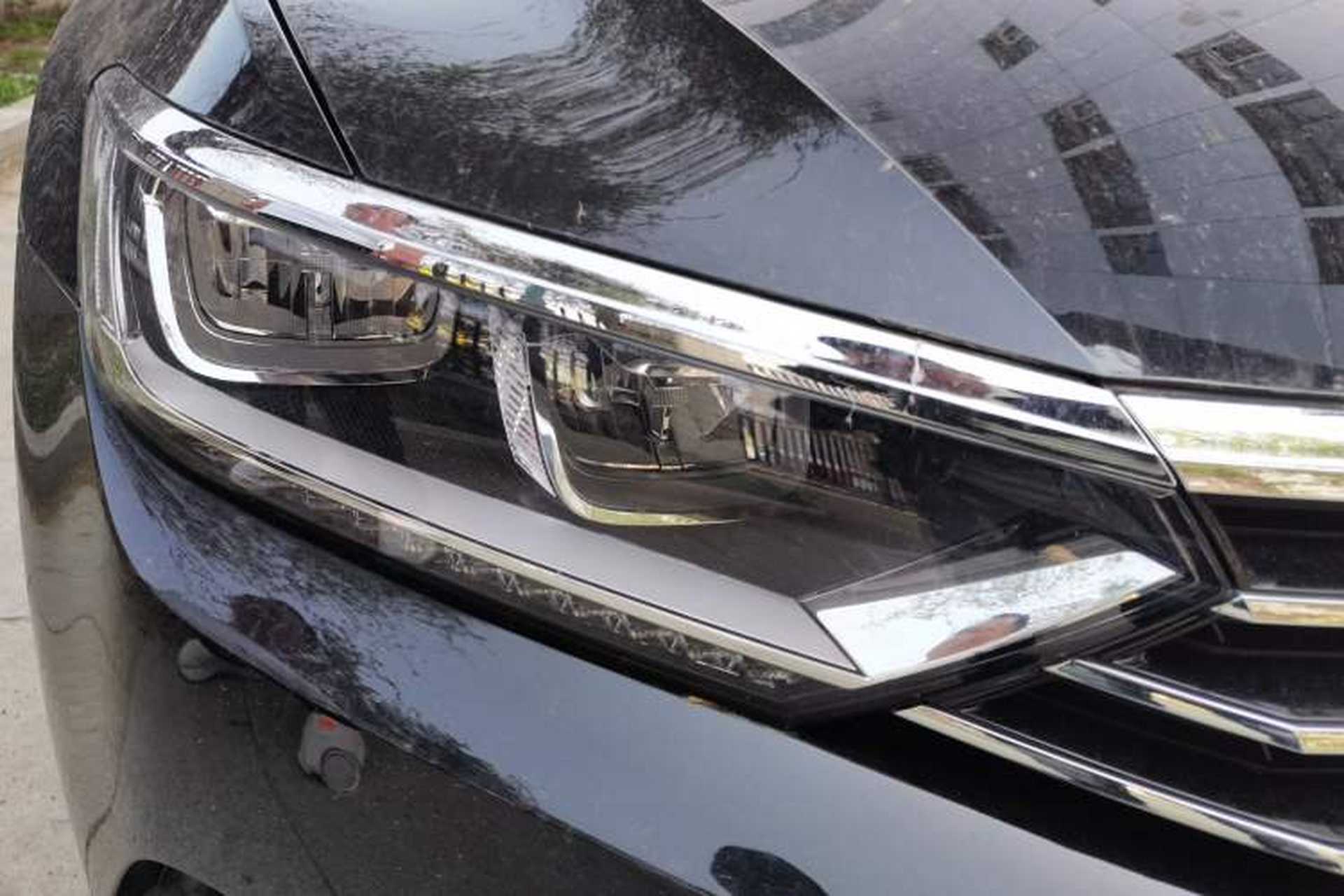 Used Volkswagen Magotan 2017 380TSI DSG Luxury Model Right Front Headlight