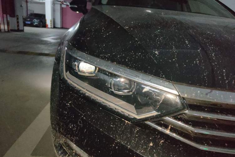Used Volkswagen Magotan 2017 330TSI DSG Luxury Model Right Front Headlight