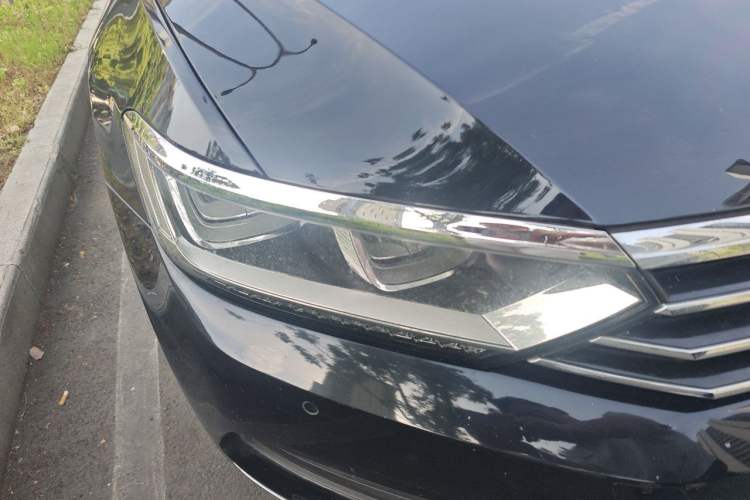Used Volkswagen Magotan 2017 330TSI DSG Luxury Model Right Front Headlight