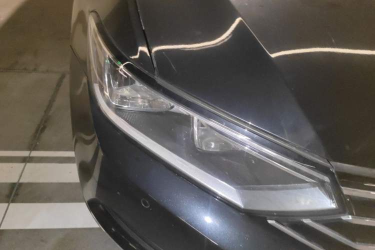 Used Volkswagen Magotan 2017 330TSI DSG Leading Model Right Front Headlight