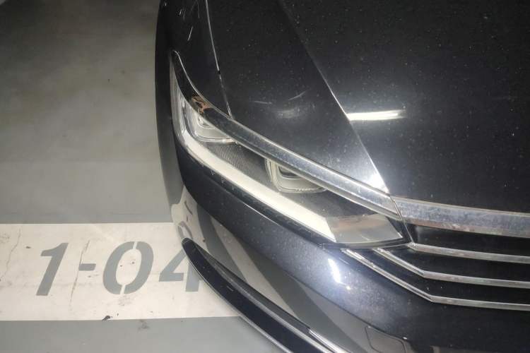 Used Volkswagen Magotan 2017 330TSI DSG Luxury Model Right Front Headlight