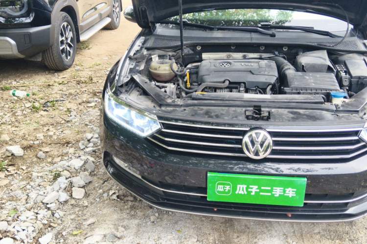 Used Volkswagen Magotan 2017 330TSI DSG Leading Model Right Front Headlight