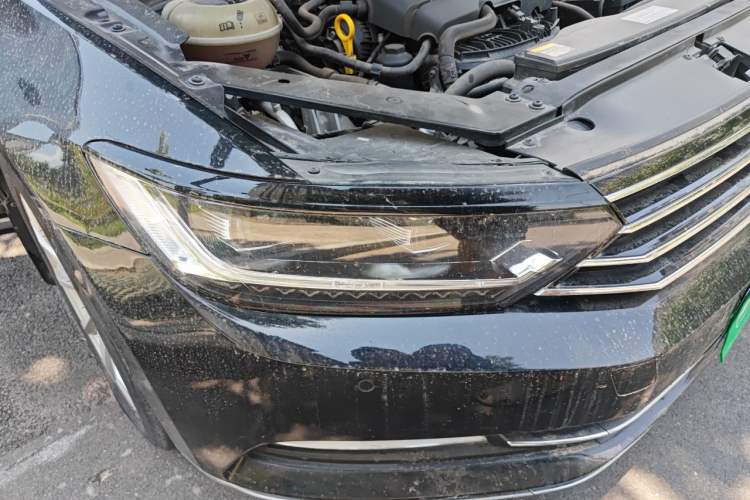 Used Volkswagen Magotan 2017 330TSI DSG Leading Model Right Front Headlight
