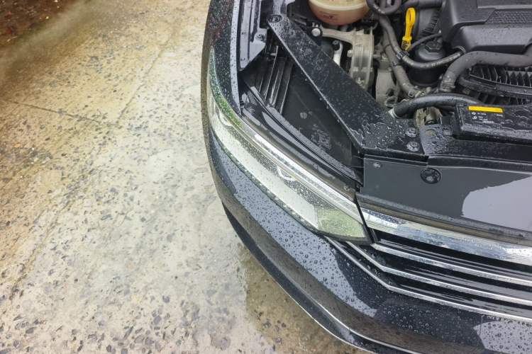 Used Volkswagen Magotan 2017 330TSI DSG Luxury Model Right Front Headlight