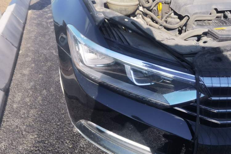 Used Volkswagen Magotan 2017 330TSI DSG Luxury Model Right Front Headlight