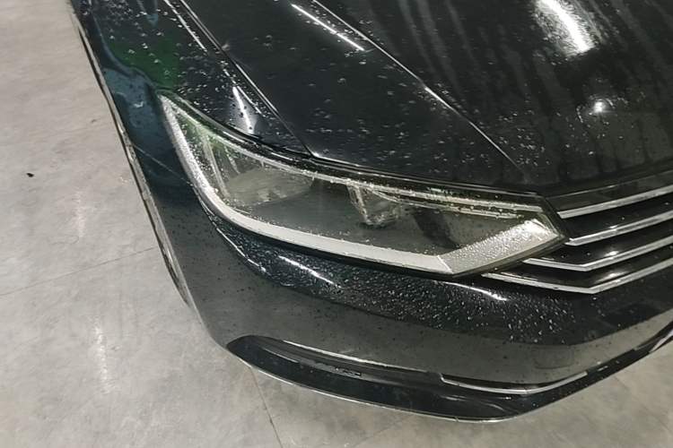 Used Volkswagen Magotan 2017 330TSI DSG Luxury Model Right Front Headlight