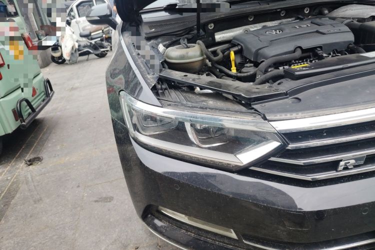 Used Volkswagen Magotan 2017 380TSI DSG Luxury Model Right Front Headlight