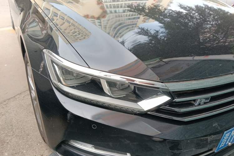 Used Volkswagen Magotan 2017 380TSI DSG Luxury Model Right Front Headlight