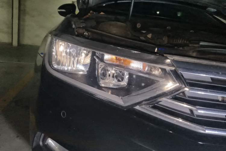 Used Volkswagen Magotan 2017 280TSI DSG Leading Edition Right Front Headlight