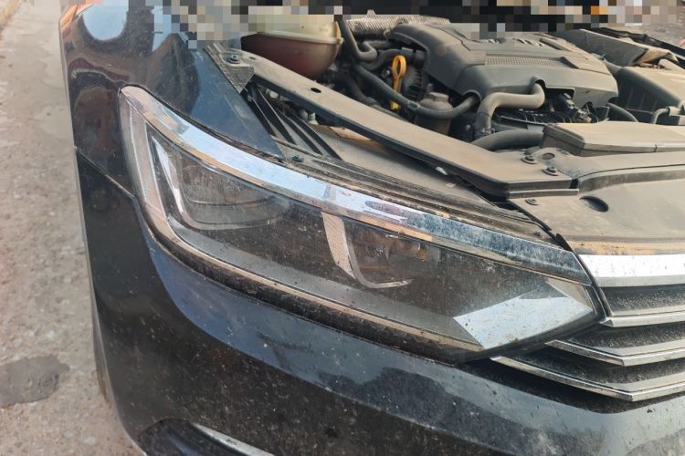 Used Volkswagen Magotan 2017 330TSI DSG Luxury Model Right Front Headlight