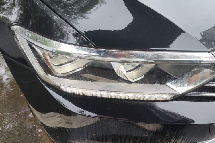 Used Volkswagen Magotan 2017 330TSI DSG Luxury Model Right Front Headlight
