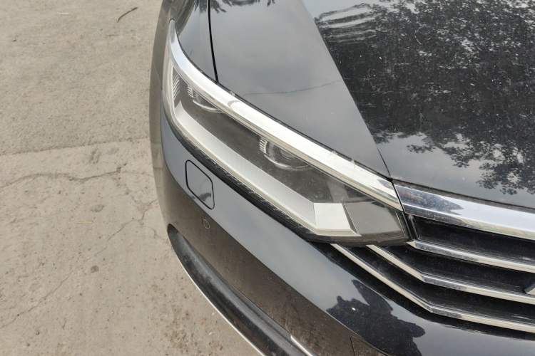 Used Volkswagen Magotan 2017 380TSI DSG Prestige Edition Right Front Headlight