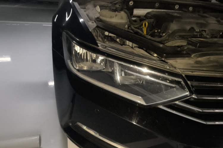Used Volkswagen Magotan 2017 330TSI DSG Leading Model Right Front Headlight