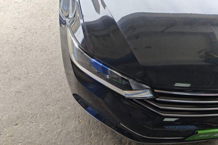 Used Volkswagen Magotan 2017 280TSI DSG Comfort Model Right Front Headlight