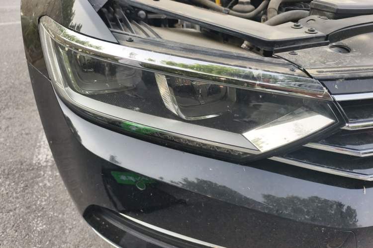 Used Volkswagen Magotan 2017 330TSI DSG Luxury Model Right Front Headlight