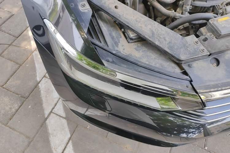 Used Volkswagen Magotan 2017 330TSI DSG Luxury Model Right Front Headlight