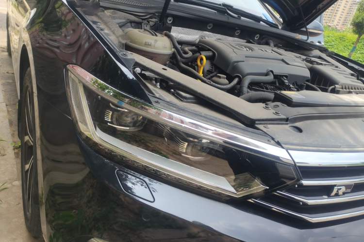 Used Volkswagen Magotan 2017 330TSI DSG Luxury Model Right Front Headlight