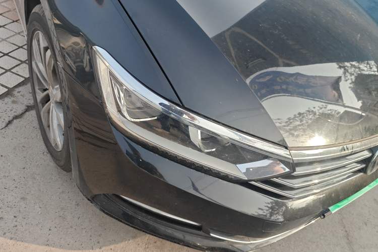 Used Volkswagen Magotan 2017 330TSI DSG Luxury Model Right Front Headlight