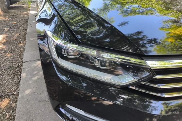 Used Volkswagen Magotan 2017 380TSI DSG Flagship Edition Right Front Headlight