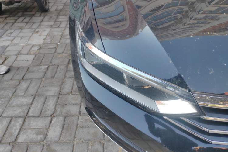 Used Volkswagen Magotan 2017 330TSI DSG Luxury Model Right Front Headlight