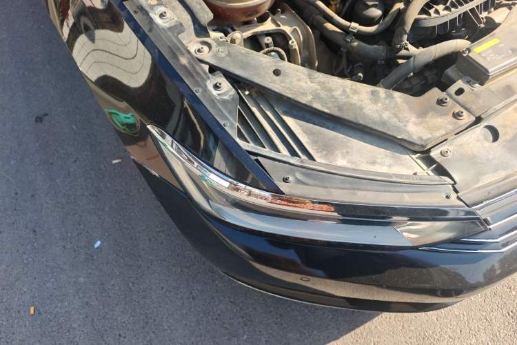 Used Volkswagen Magotan 2017 380TSI DSG Luxury Model Right Front Headlight