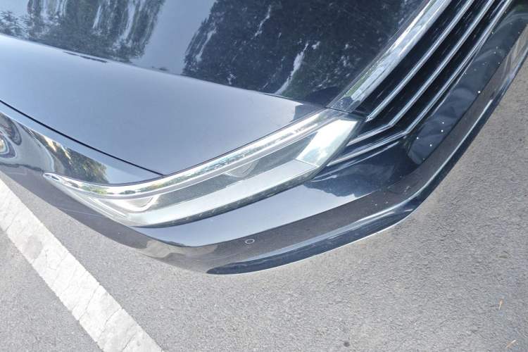Used Volkswagen Magotan 2017 330TSI DSG Luxury Model Right Front Headlight
