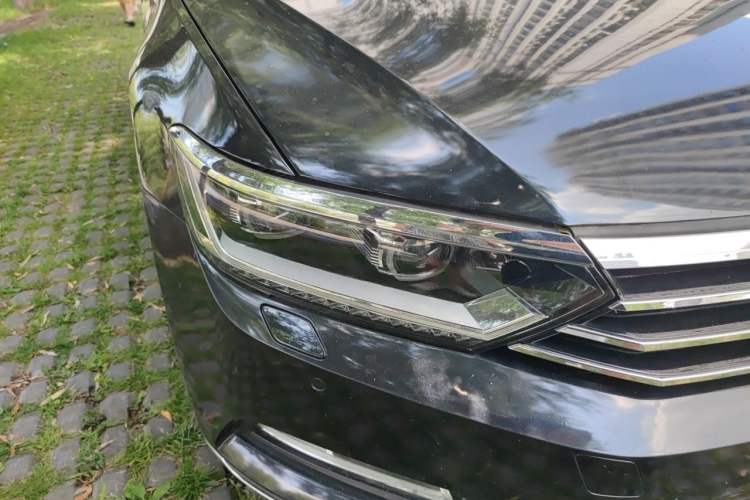 Used Volkswagen Magotan 2017 330TSI DSG Luxury Model Right Front Headlight