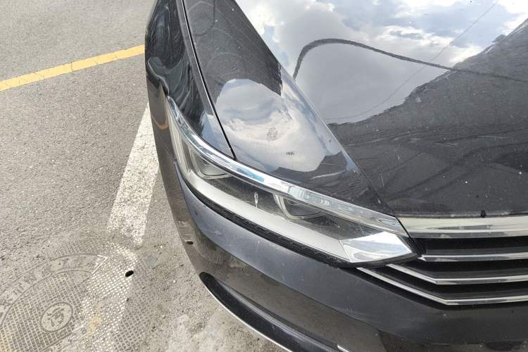 Used Volkswagen Magotan 2017 330TSI DSG Luxury Model Right Front Headlight