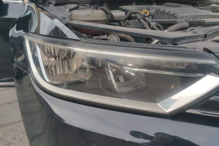 Used Volkswagen Magotan 2017 280TSI DSG Leading Edition Right Front Headlight
