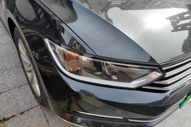 Used Volkswagen Magotan 2017 330TSI DSG Luxury Model Right Front Headlight