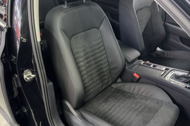 Used Volkswagen Magotan 2017 330TSI DSG Luxury Model Right Front Seat