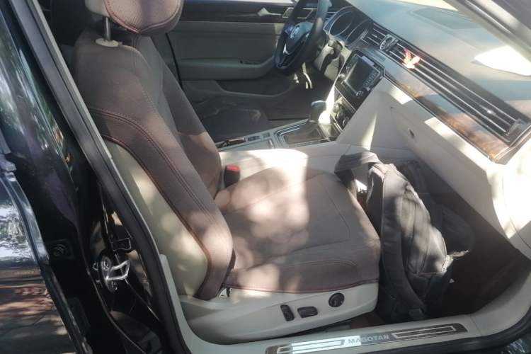 Used Volkswagen Magotan 2017 380TSI DSG Luxury Model Right Front Seat
